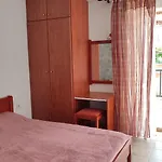 Christina Sea Side A 公寓式酒店 3*