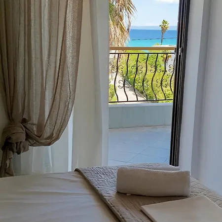 Appart hôtel Christina Sea Side A *
